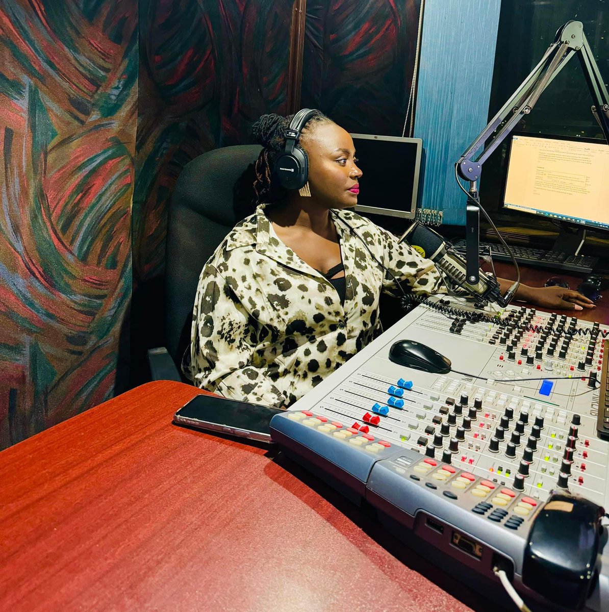 BREAKFAST BONANZA WITH @DoreenNasaasira What trended for me was ,Daniella (Jose Chameleons ex-wife), telling her ex-Mother in law that “l don’t like you too and l will not apologize for that …🤔🤔 What Trended for you this week?