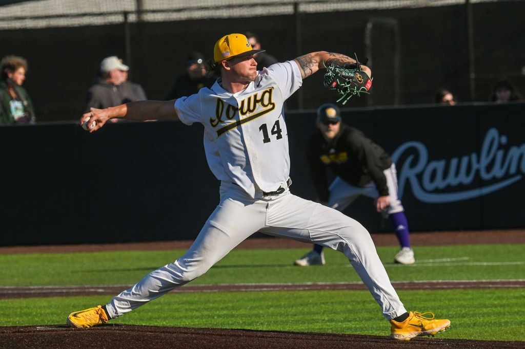 JUST IN: Iowa Baseball will start RHP Brody Brecht on the mound for game two against Northwestern on Saturday. Likely starting his move towards getting ready for a Tuesday start at the Big Ten Tournament. Northwestern will start RHP Jack Dyke.