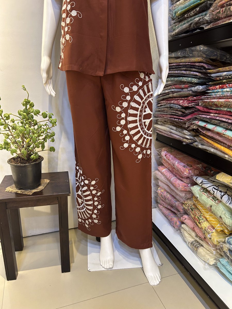 New Arrivals in Coord Set in Rust Colour with thread embroidery to give a different look…

#ethnicwear #indianwear #fashion #ethnic #indianfashion #indianwedding #womenethnicwear #india #ahmedabad #gandhinagar #clothing #kurti #onlineshop #style #cotton #suits #everyone