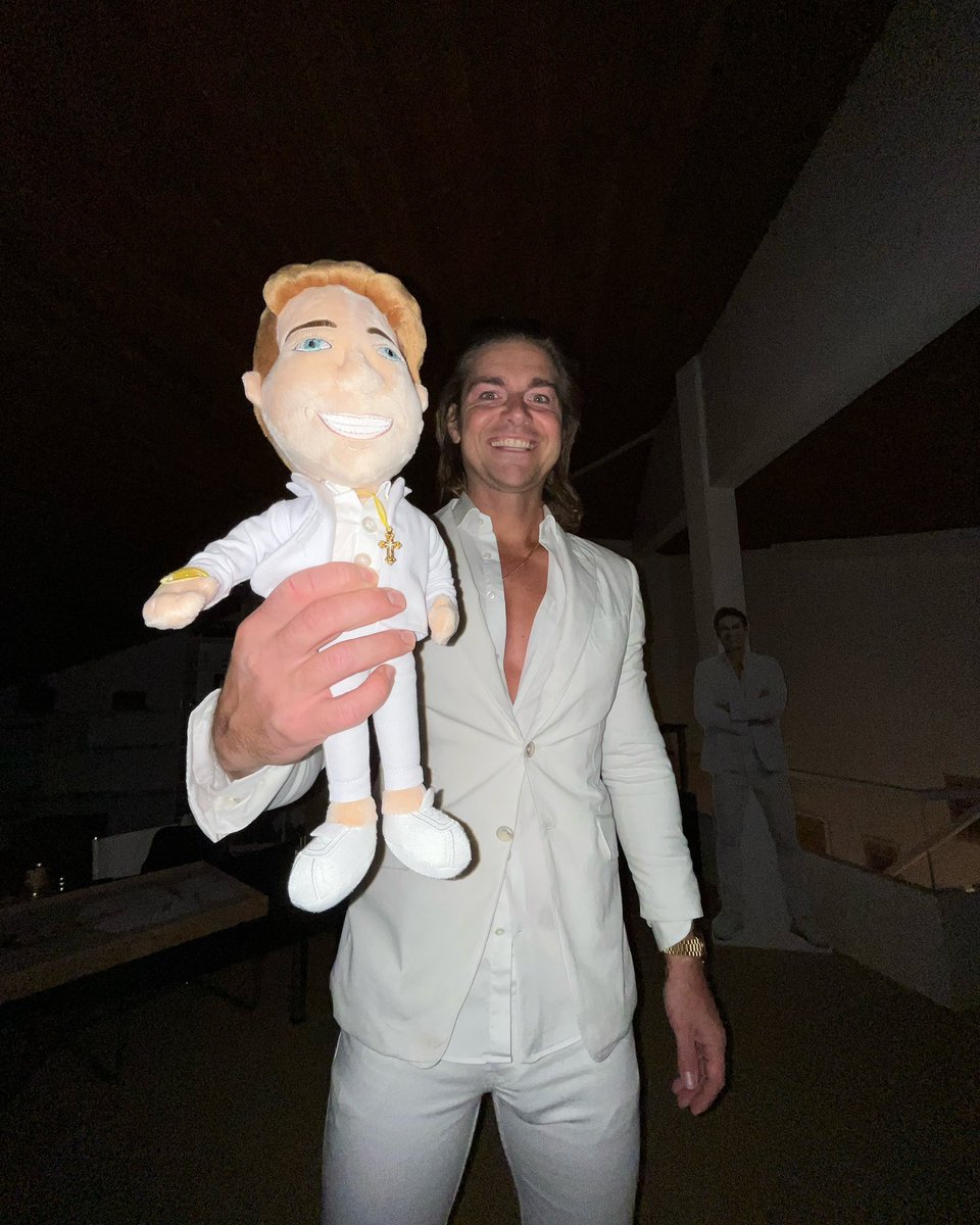 Look Closely, there are 3 Jeremys. #jeremyfragrance