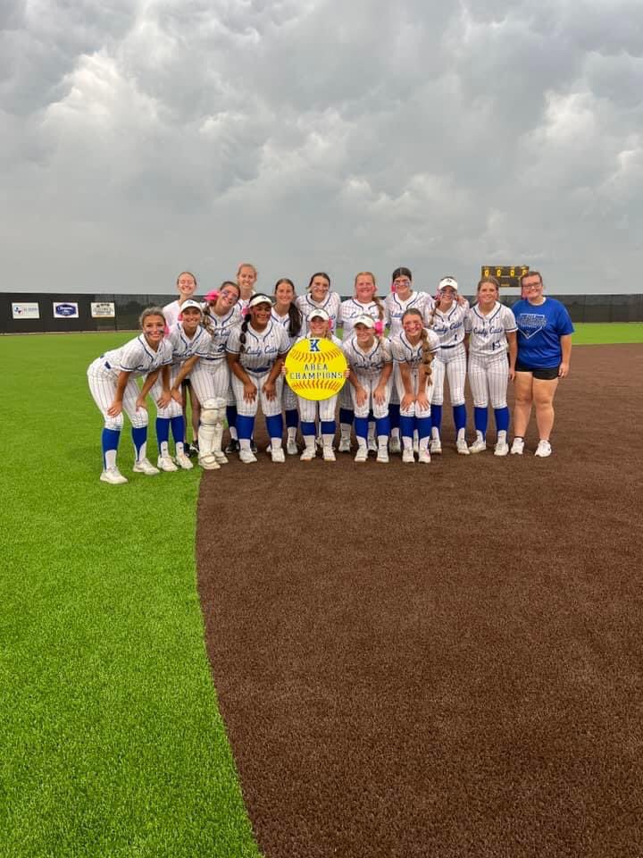 Lady Cats are Area Champs! G1: 11-0 in 6 innings G2: 11-2 @GMsportsmedia1 @Gosset41