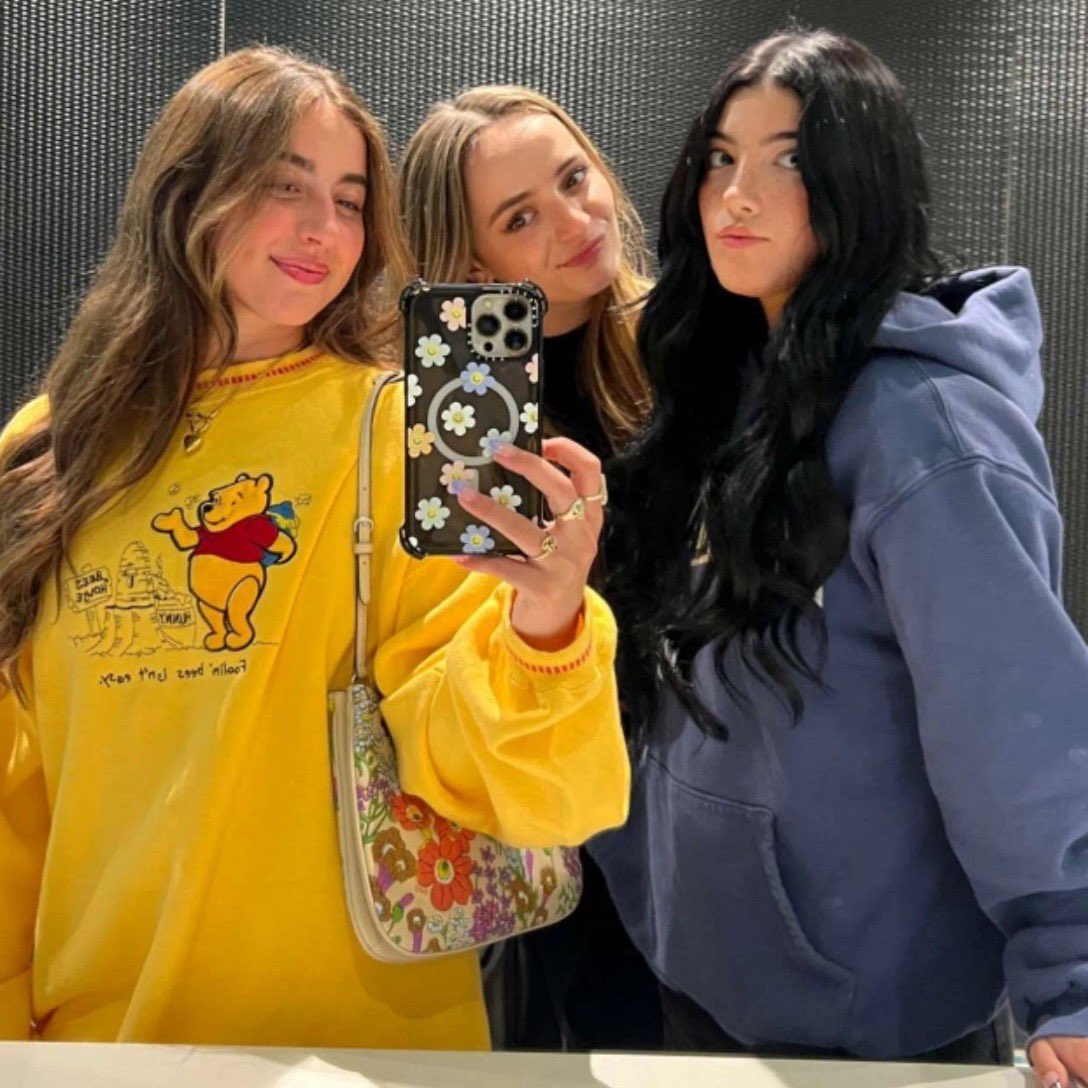 👤: trios never work out this amazing trio still thriving 🥰🫶🏻 @charlidamelio @GiaNinasJourney