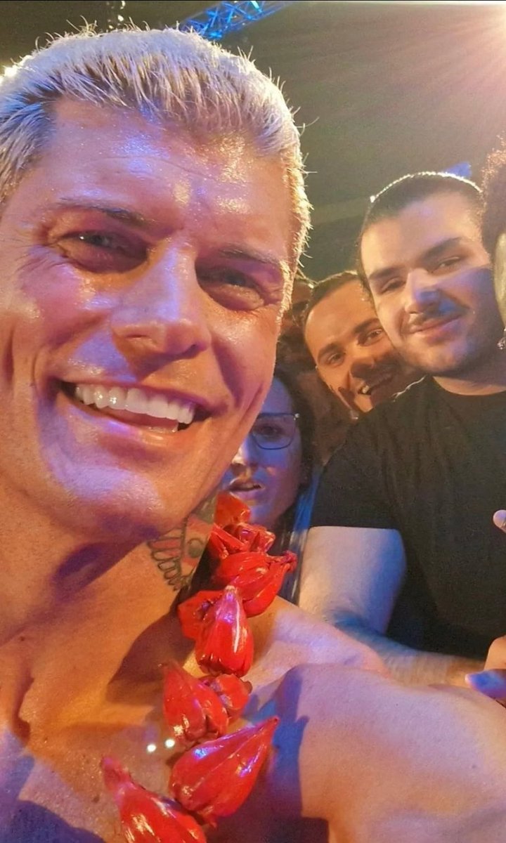 CODY WORE ROMAN REIGNS ULA FALA GAVE BY A FAN AT FRANCE??