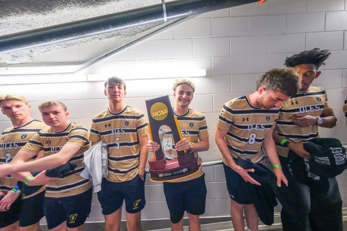 St. Olaf Athletics tweet media