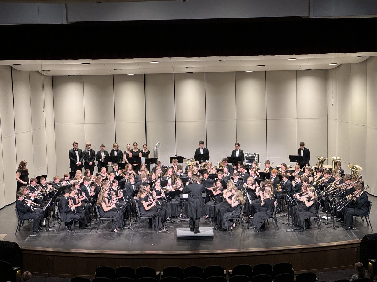 MVBAND4LIFE's tweet image. Congratulations to the Mount Vernon Concert band for the Straight Division 1 ratings at State contest. This is their tenth Division 1 rating in a row! BRAVO BAND!