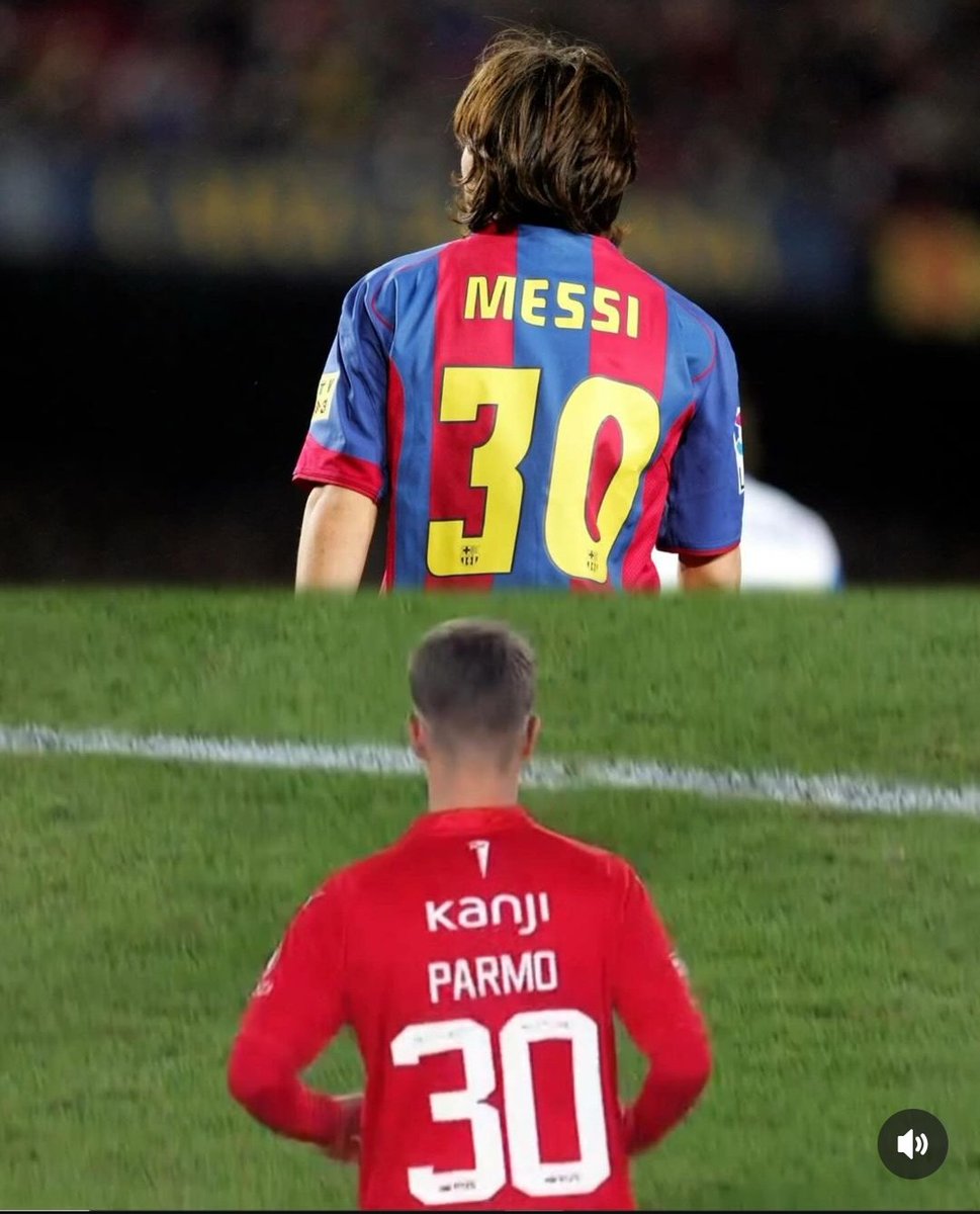 Mezista8's tweet photo. El dia que cambio la historia del futbol, su primer partido. Al de arriba lo tuve que googlear https://t.co/Ush1CgPbKV