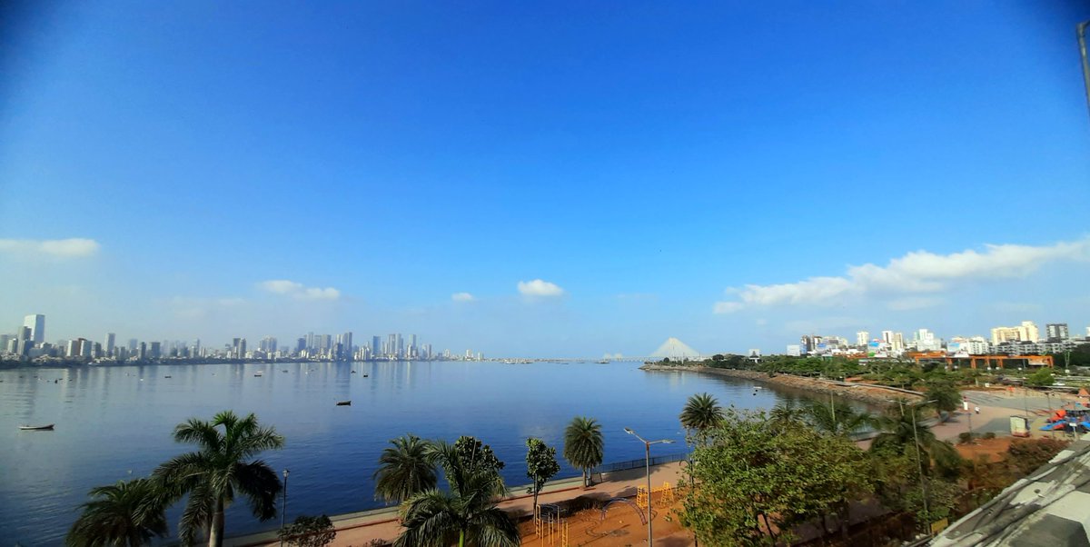 Beautiful skyline view from Bandra reclamation