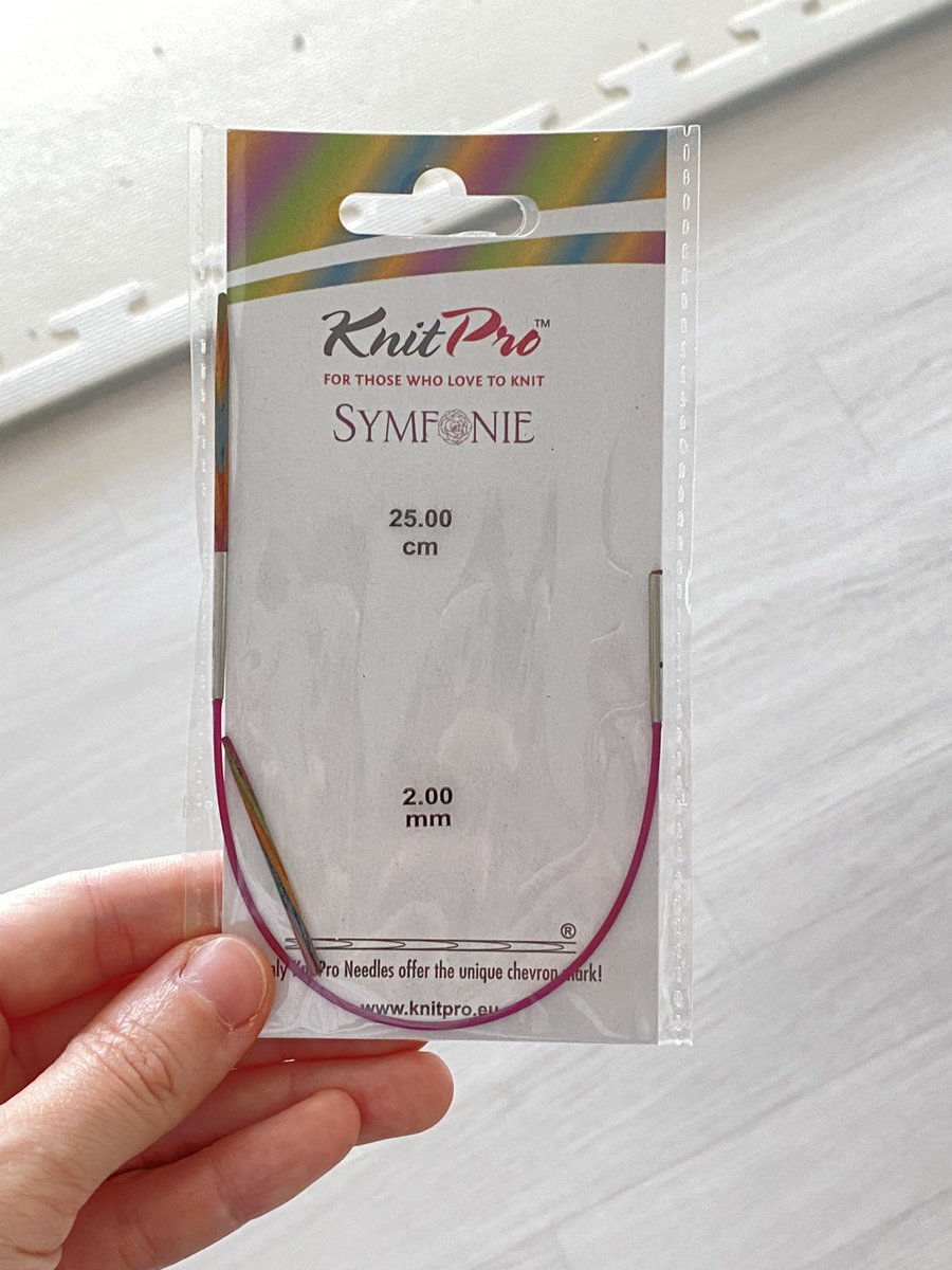 knittingmango's tweet image. 2미리 숏팁이 필요해서 급히 쿠팡같이 배송오는 청송뜨개실에서 주문했는뎅 부러져서 왔당🫠 2미리는 나무로 사는게 아닌가 하하하하 근데 이렇게 숏팁 사이즈별로 다 살거면 세트를 살까 핳하하하하