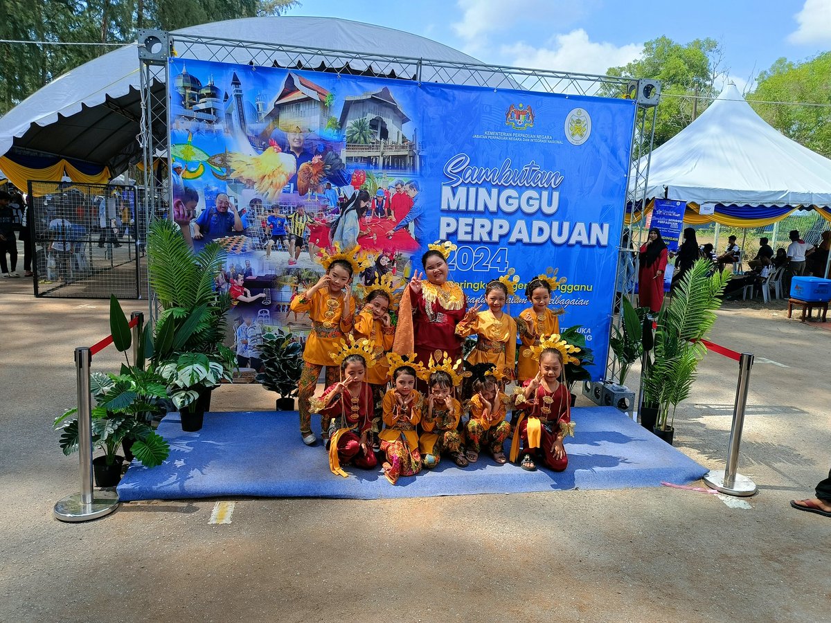 4 MEI 2024, TERENGGANU- Kemeriahan sepanjang Majlis Perasmian Sambutan Minggu Perpaduan Peringkat Negeri Terengganu 2024  yang berlangsung pagi ini.

Orang Ganu best!!! 👍👍👍

#SMP2024
#KembaraPerpaduan
#SambutanMingguPerpaduan
#SamaSamaKita
#IniMalaysiaKita
#Demiperpaduan