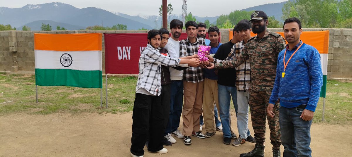A Day with Coy Cdr was Organised by Army Camp Gushi for the Children of Higher Secondary School Gushi.

#IndianArmy
#Kashmir
#ProsperousKashmir
#NayaKashmir
#KashmirMeinTiranga
#SavioursofKashmir
#YearofTechAbsorption
#CapabilityDevelopment
#Jointness
#Synergy
#DaywithCoycdr