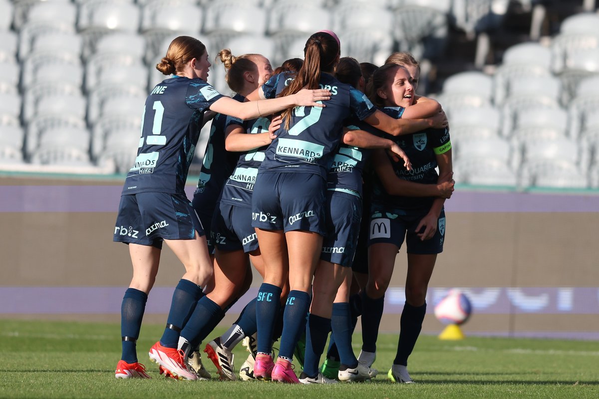 Wishing all the best to our Tillies going head-to-head today in the A-League Women's Grand Final! 🏆 🩵 @MelbourneCity v 💙 @SydneyFC 🏟️ @AAMIPark ⏰ 4:15pm AEST 📺💻📱: 10 Bold, 10 Play, @10FootballAU & @ParamountPlusAU #Matildas #MatildasAtHome