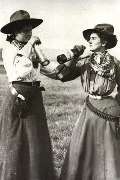 Ya don't wanna mess with cowgirls.