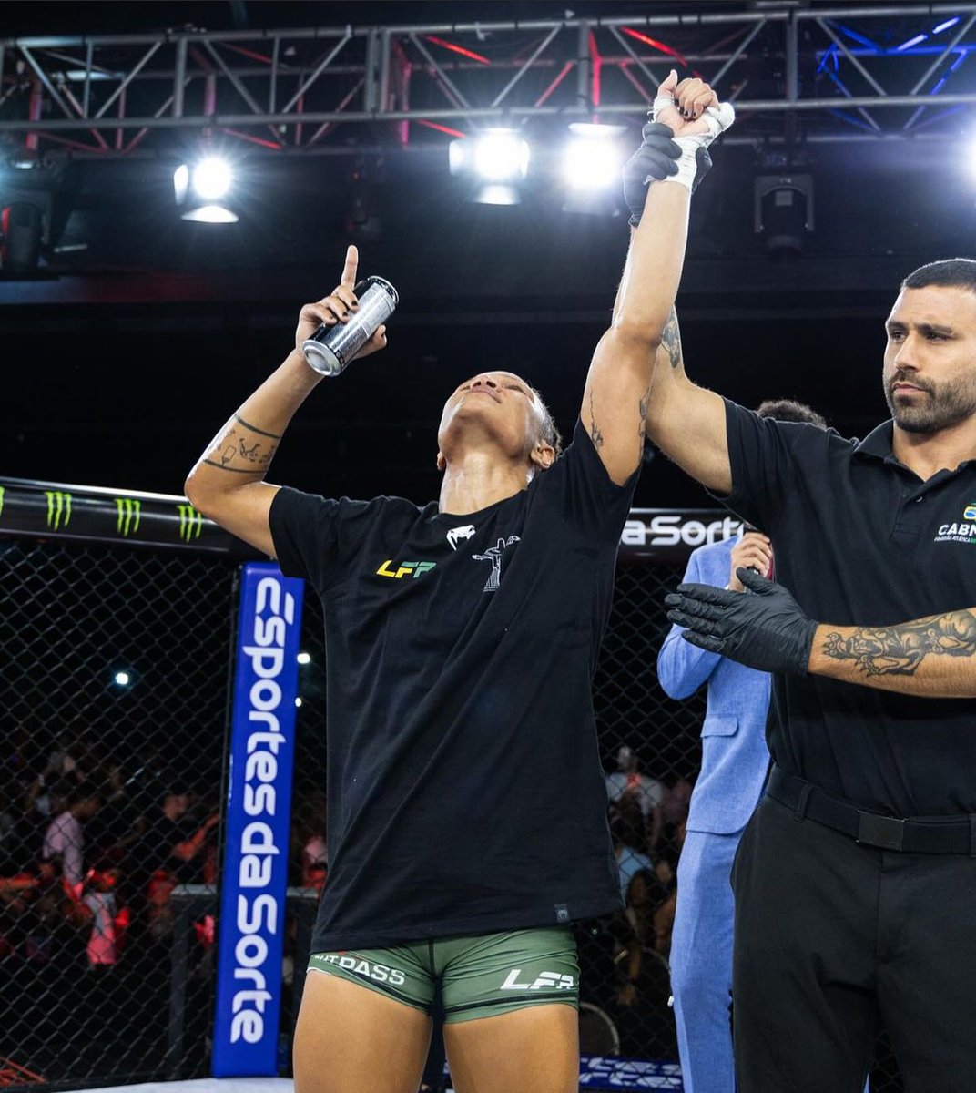 Na luta principal do #lfa183, Yasmin Guimarães (8-1) venceu Naizi Cantanhede (7-1) por decisão unânime, pela categoria peso palha 📸 @LFAfighting