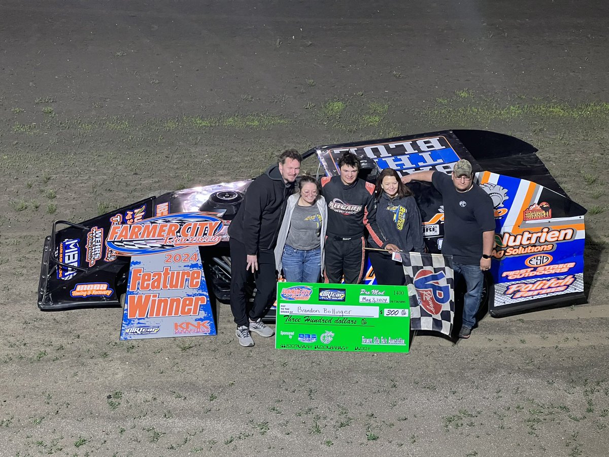 𝐹𝐸𝒜𝒯𝒰𝑅𝐸 𝒲𝐼𝒩𝒩𝐸𝑅: Brandon Bollinger is our final @DIRTcarRacing feature winner in the Pro Mods. #FridayNightLights