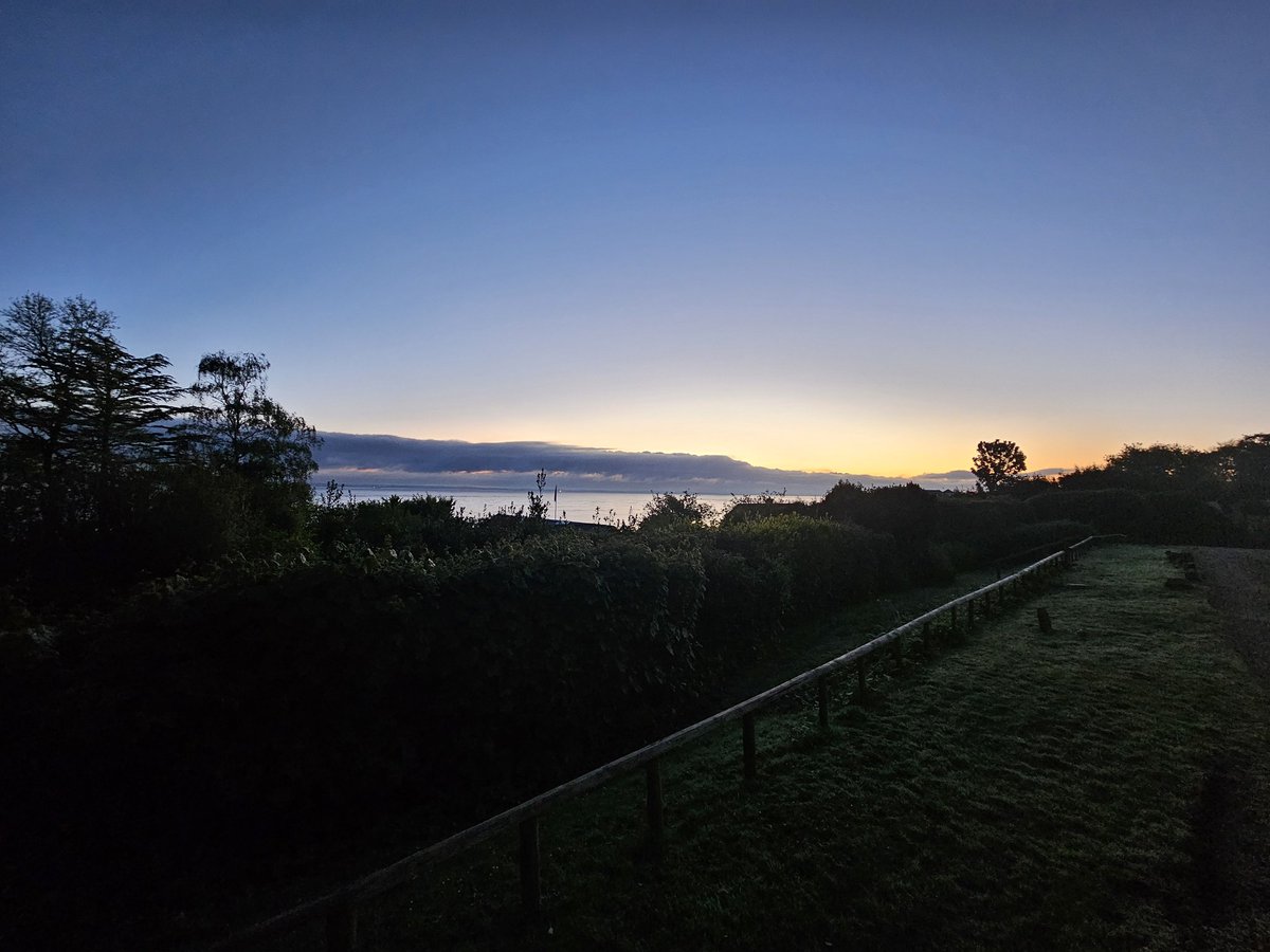 Graham Andre' ๐ฅ๐ป๐ป (@grahamandre) on Twitter photo Loving this cloud formation over the mainland this morning! #isleofwight <a href="/iwcponline/">Isle of Wight County Press</a> <a href="/iwightradio/">Isle of Wight Radio</a> <a href="/BBCSouthNews/">BBC Hampshire & Isle of Wight</a> <a href="/BBCCountryfile/">BBC Countryfile</a> Loving this cloud formation over the mainland this morning! #isleofwight <a href="/iwcponline/">Isle of Wight County Press</a> <a href="/iwightradio/">Isle of Wight Radio</a> <a href="/BBCSouthNews/">BBC Hampshire & Isle of Wight</a> <a href="/BBCCountryfile/">BBC Countryfile</a>