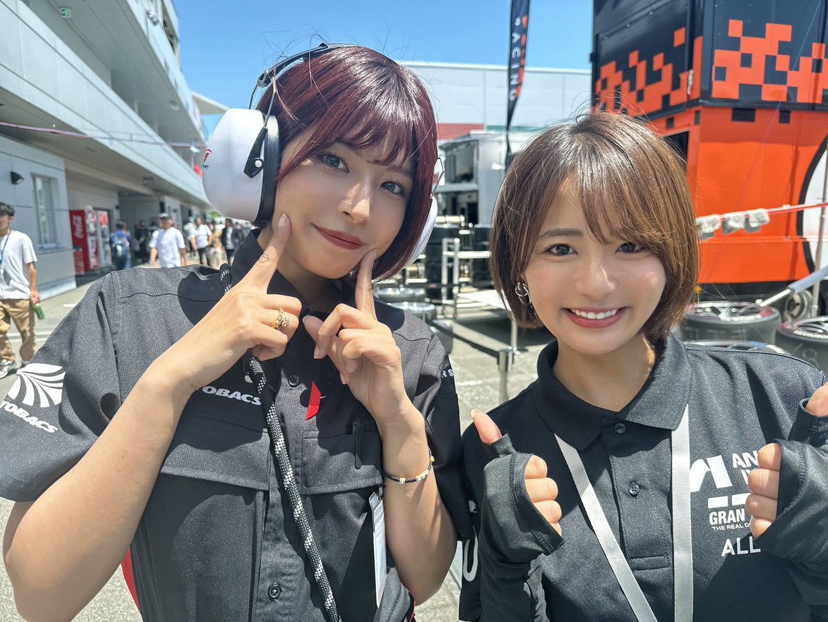 同じ事務所で、オートバックス50周年アンバサダーの藤井マリーちゃんに会えました💖
サーキットでよマリーちゃんはさらにキラキラしてた🥰

#SUPERGT で気になったこと今度マリーちゃんに聞いてみよ！