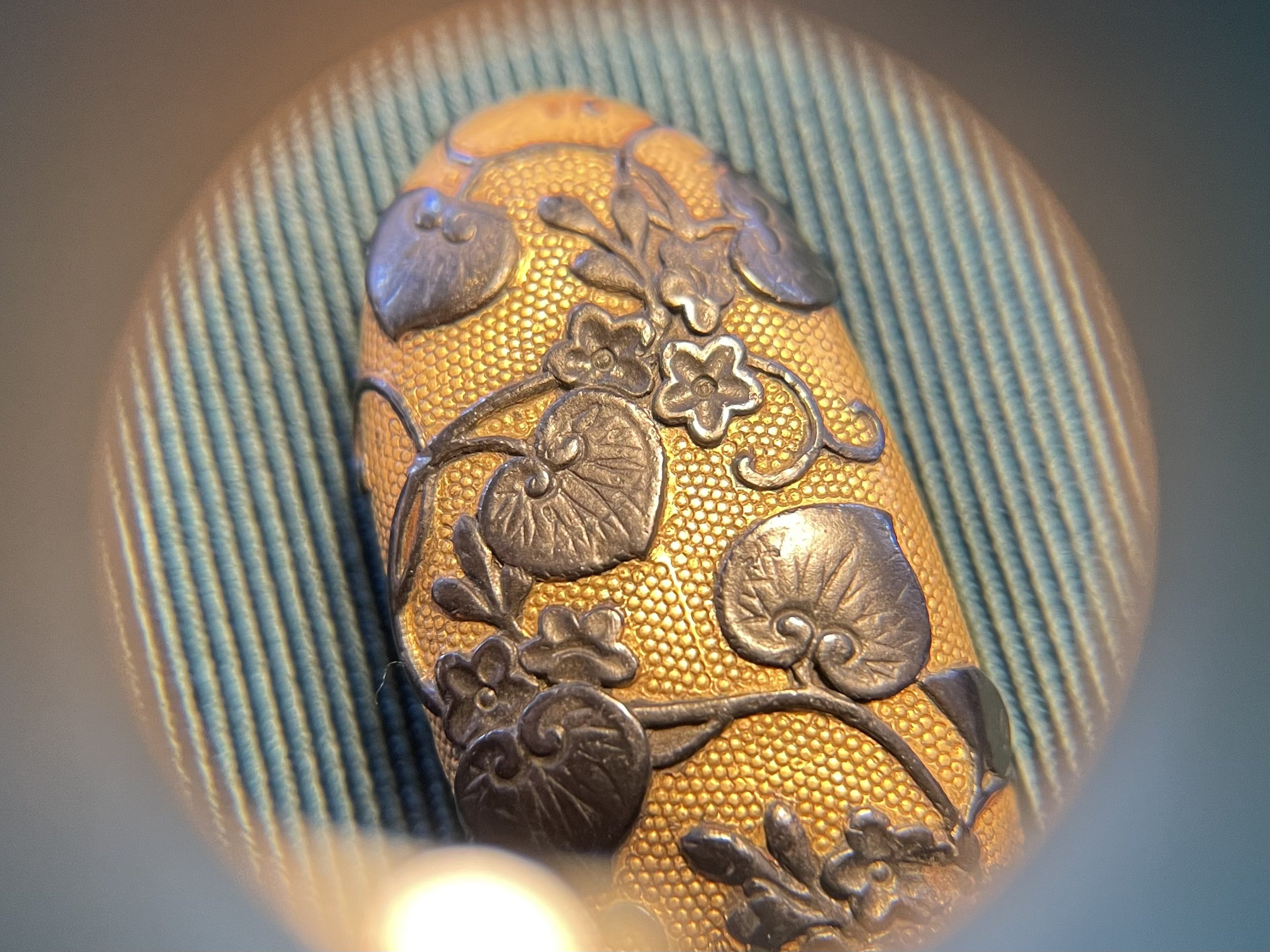 縁頭：野馬図 Fuchigashira:Noba Zu