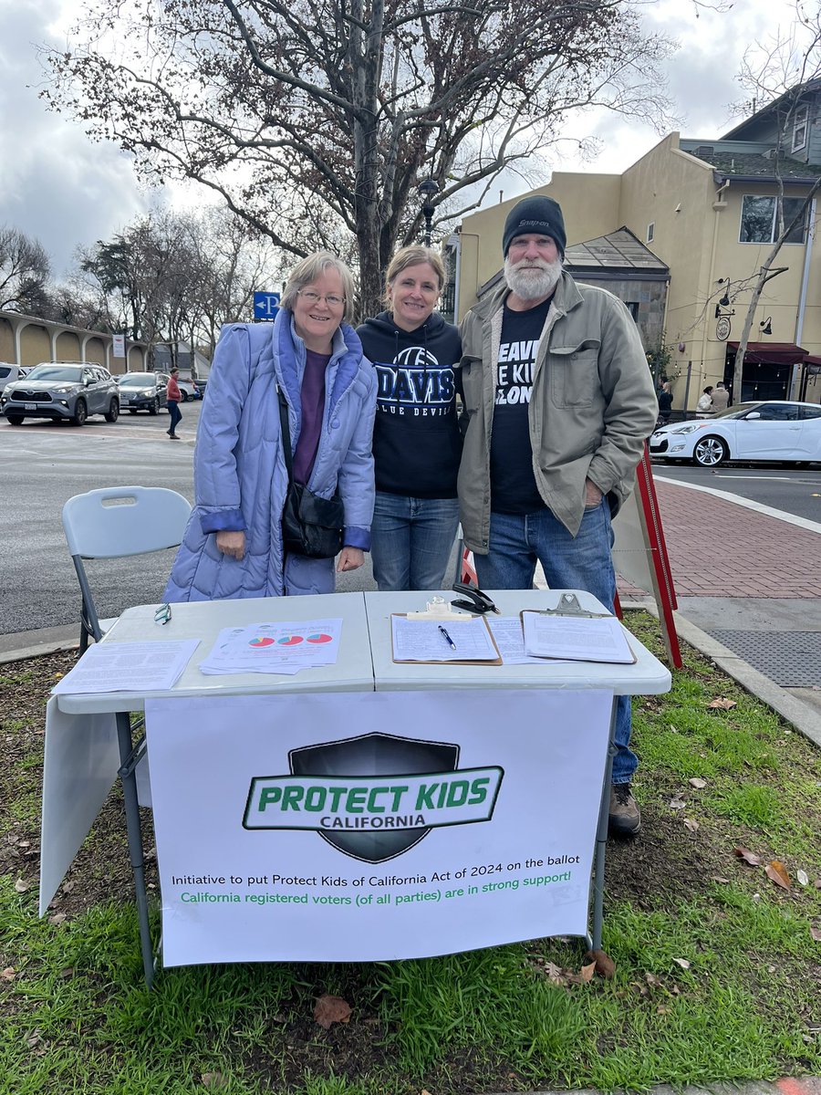 Check out all the NorCal parents recently out and about collecting signatures for the @ProtectKidsCA ballot initiative. In the rain at a rodeo, a drive thru operation in Rocklin, churches, sporting events and street corners, people have been only too happy to sign. Our favorite…