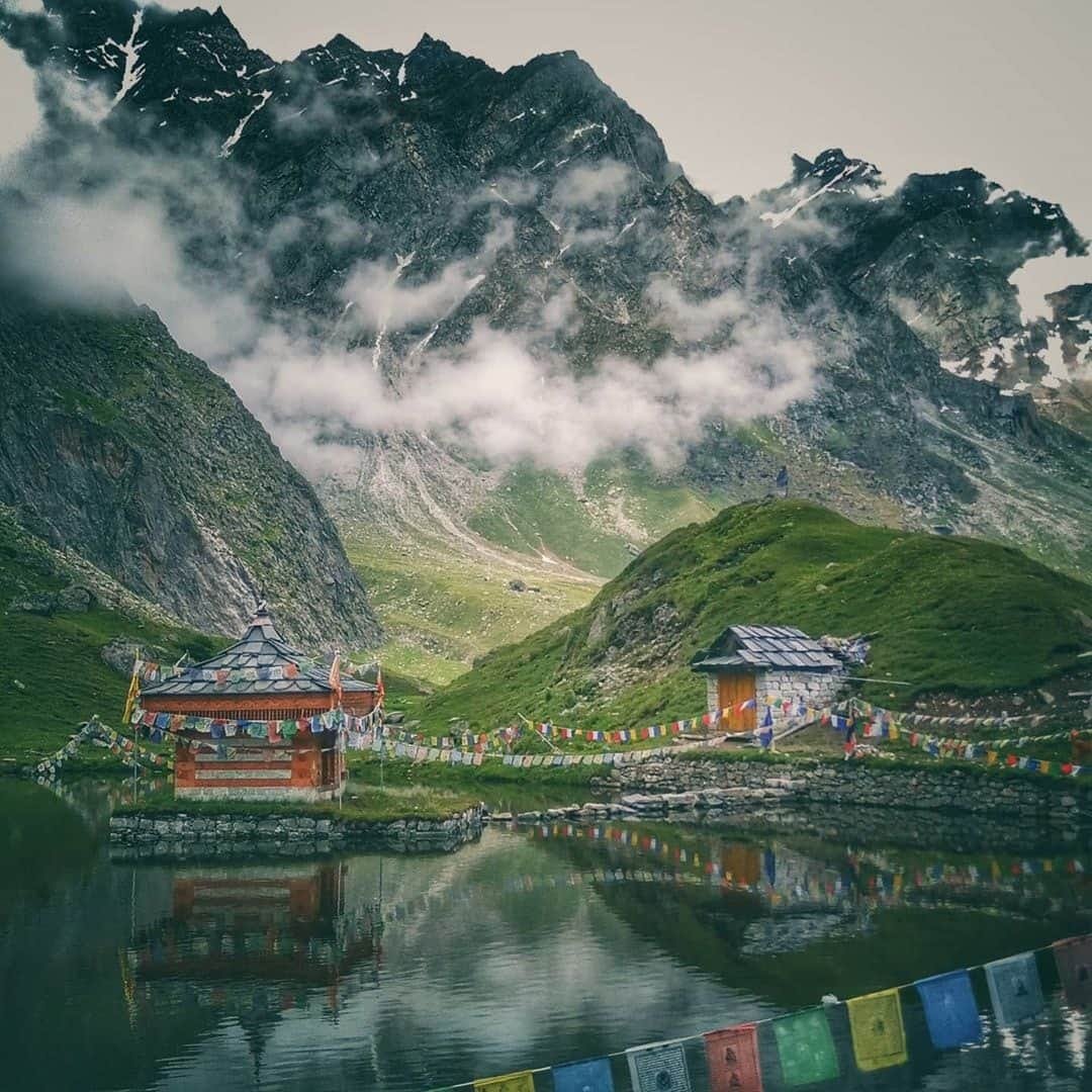 Yulla Kanda, : the highest shri krishna temple in the world! ....at himachal pradesh