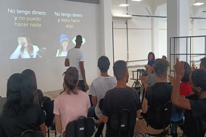 Estudiantes conocen sobre #emprendimiento en curso extracurricular. La pasantía #5díasdeπ de la mipyme πlares Construcciones atrajo nuevamente en abril a estudiantes de #arquitectura, #ingeniería e, incluso, a recién graduados en #diseño.👉🏽shre.ink/88Dx #Cuba