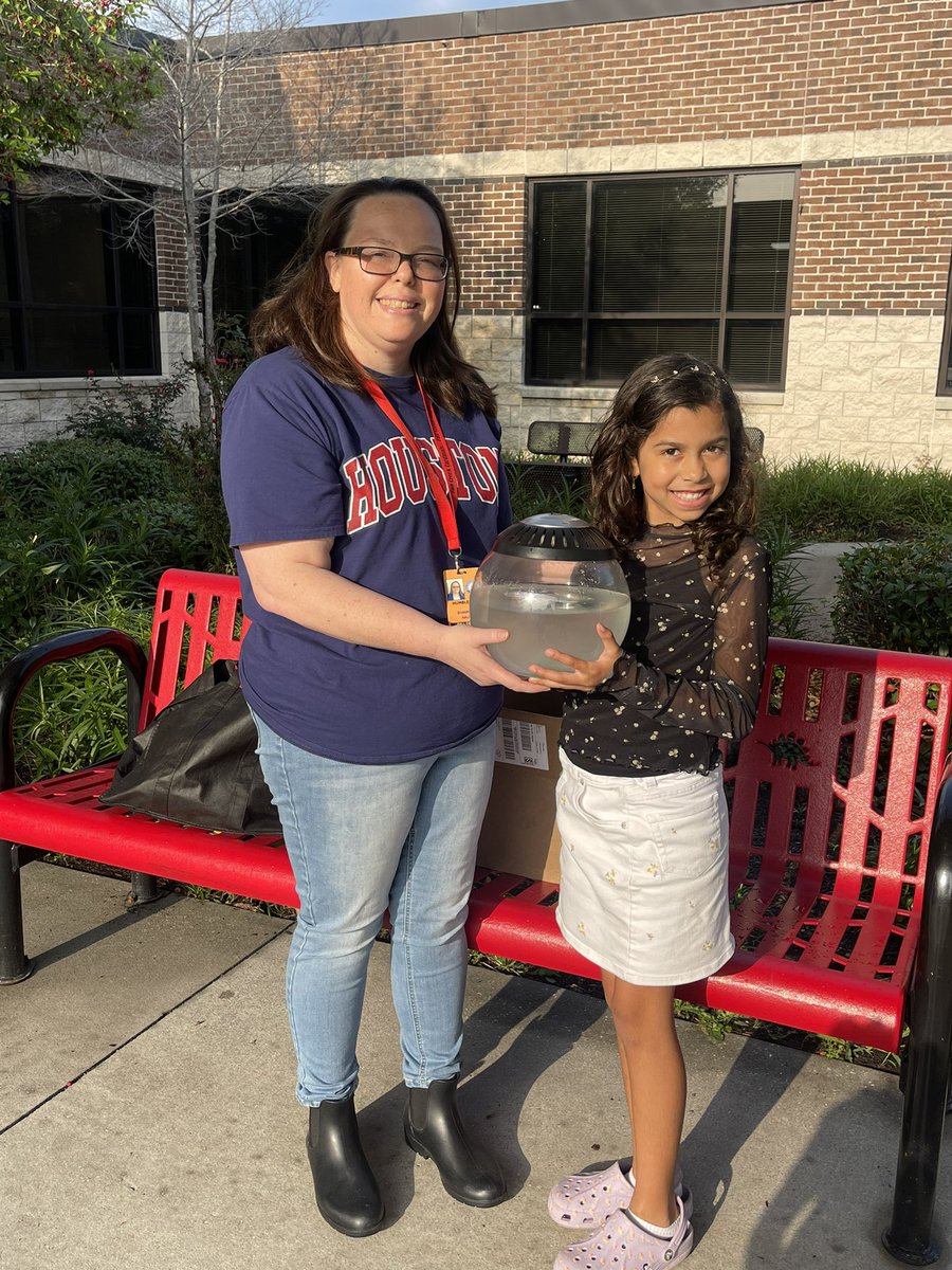 School was closed, but we were still able to meet up and get Aqua (Ms. Hall’s class pet) to one of our Cardinals. It was her weekend to take him home. Thank you Ms. Hall! @HumbleISD_FCE #ClassPet #FCE #Memories