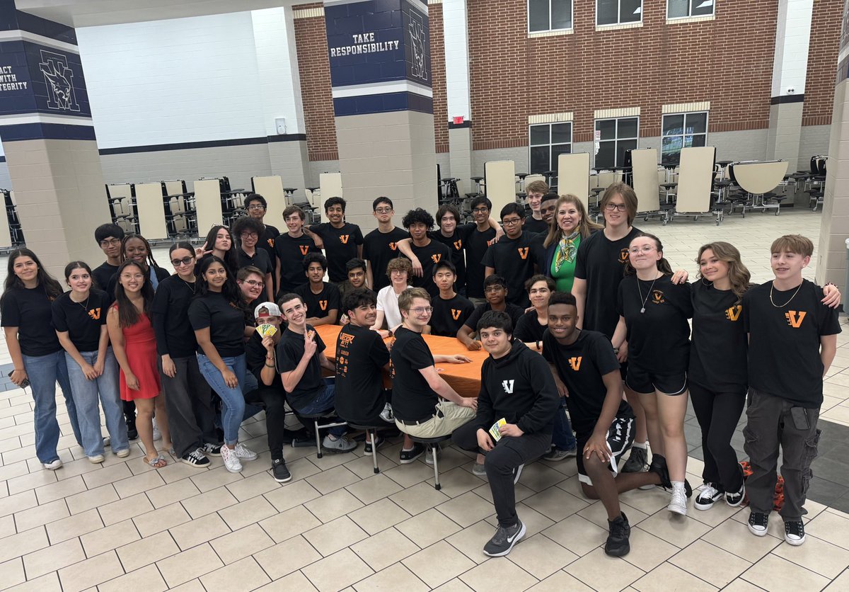 m_salazarzamora's tweet photo. Thanks to the @TomballISD Robotics students for inviting me to their end of the year celebration banquet today. What a great year you all had!! All of your hard work is noticed. You have made me one proud Superintendent!! #RoboticsRule #Vector1877 https://t.co/oVSrmbEFKB