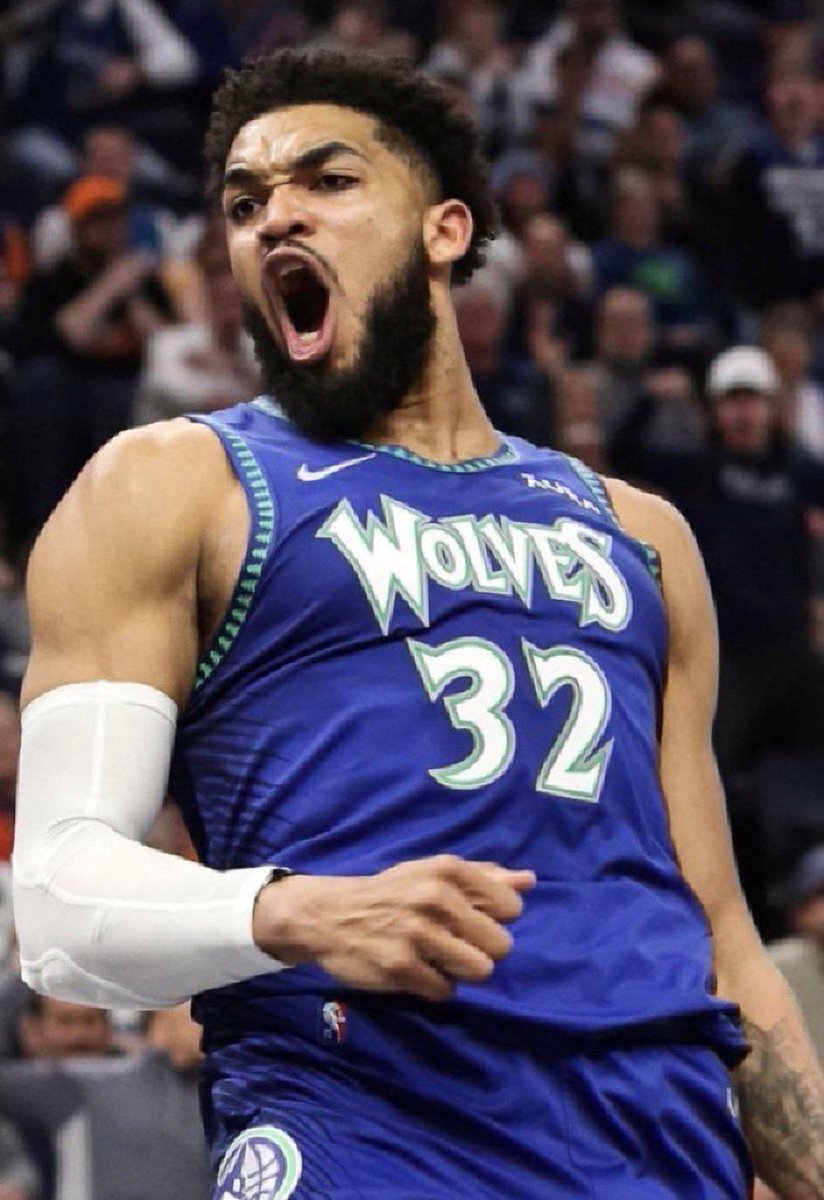 What the F**K is this LINE?! Karl-Anthony Towns Over 17.5 Points Towns with 20+ Minutes on the road: 16+ Points: 31/31 (100%) 18+ Points: 29/31 (93%) He’s also scored 32, 32, 34, 26, 25, 24 in his last SIX GAMES played in Denver And this line is 17.5 and he has 18+ in 29/31…