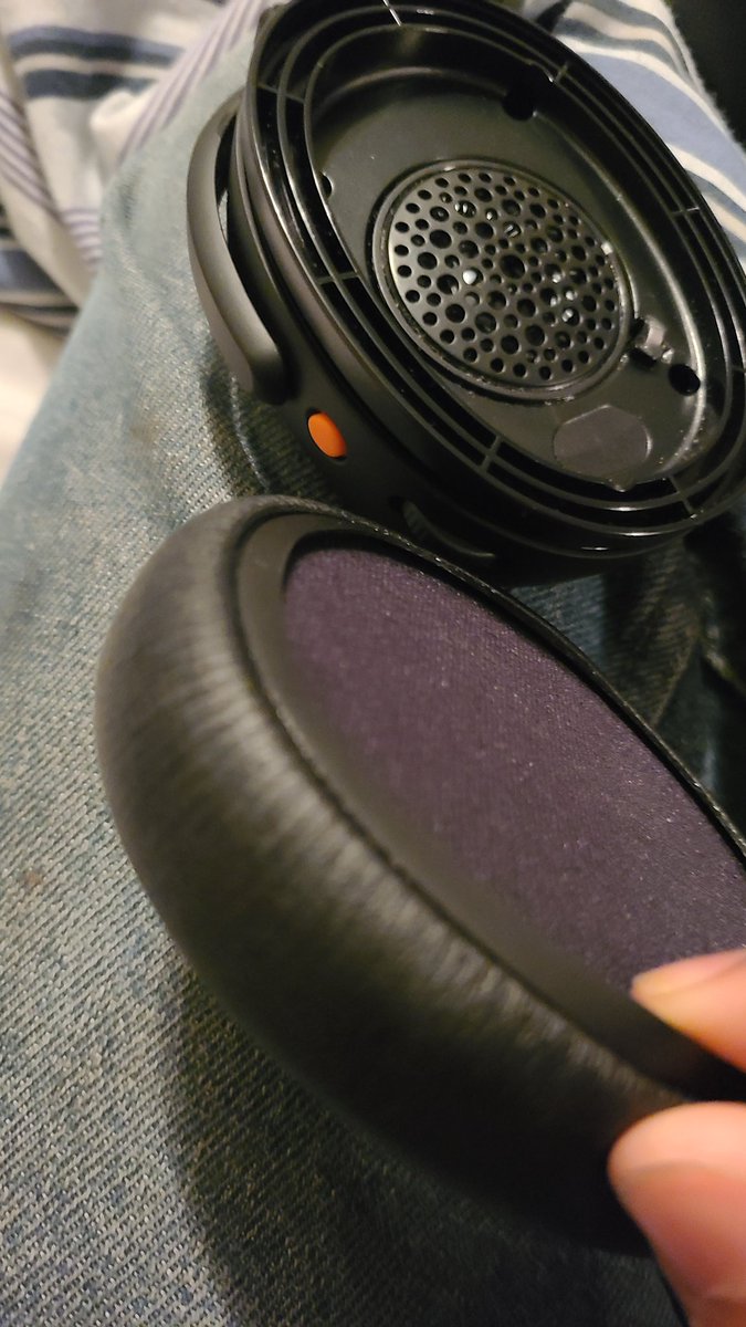 fuck whoever at skullcandy made putting this shit back on so difficult