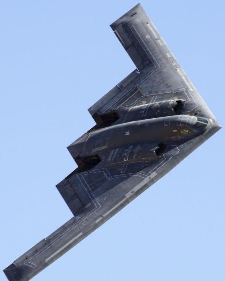 🚨Information: B-2 Bomber Facts - Interesting & Surprising Details: 

The B-2 Has Indefinite Range And Flight Time: Bombers are almost always designed with range in mind, but the unique design of the B-2 Spirit lends itself to extreme long range operations. Without refuel, the…