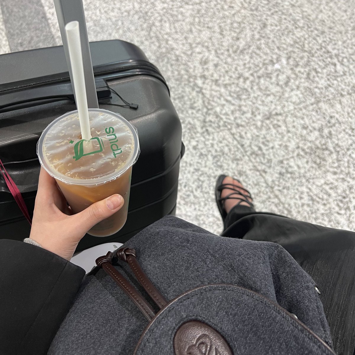 밥먹고 음료 어케참아 당장 시켜 당장 마셔