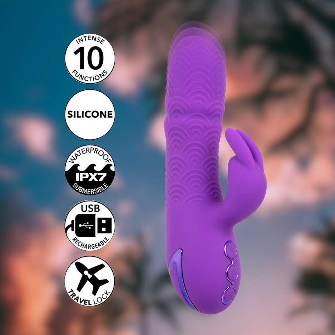 The California Dreaming Manhattan Beach Marvel is a dual stimulator. Its thrusting action, textured shaft, 6.25 total inches, and security travel lock feature make it the perfect traveling companion. . . #calexotics #californiadreaming #manhattanbeachmarvel