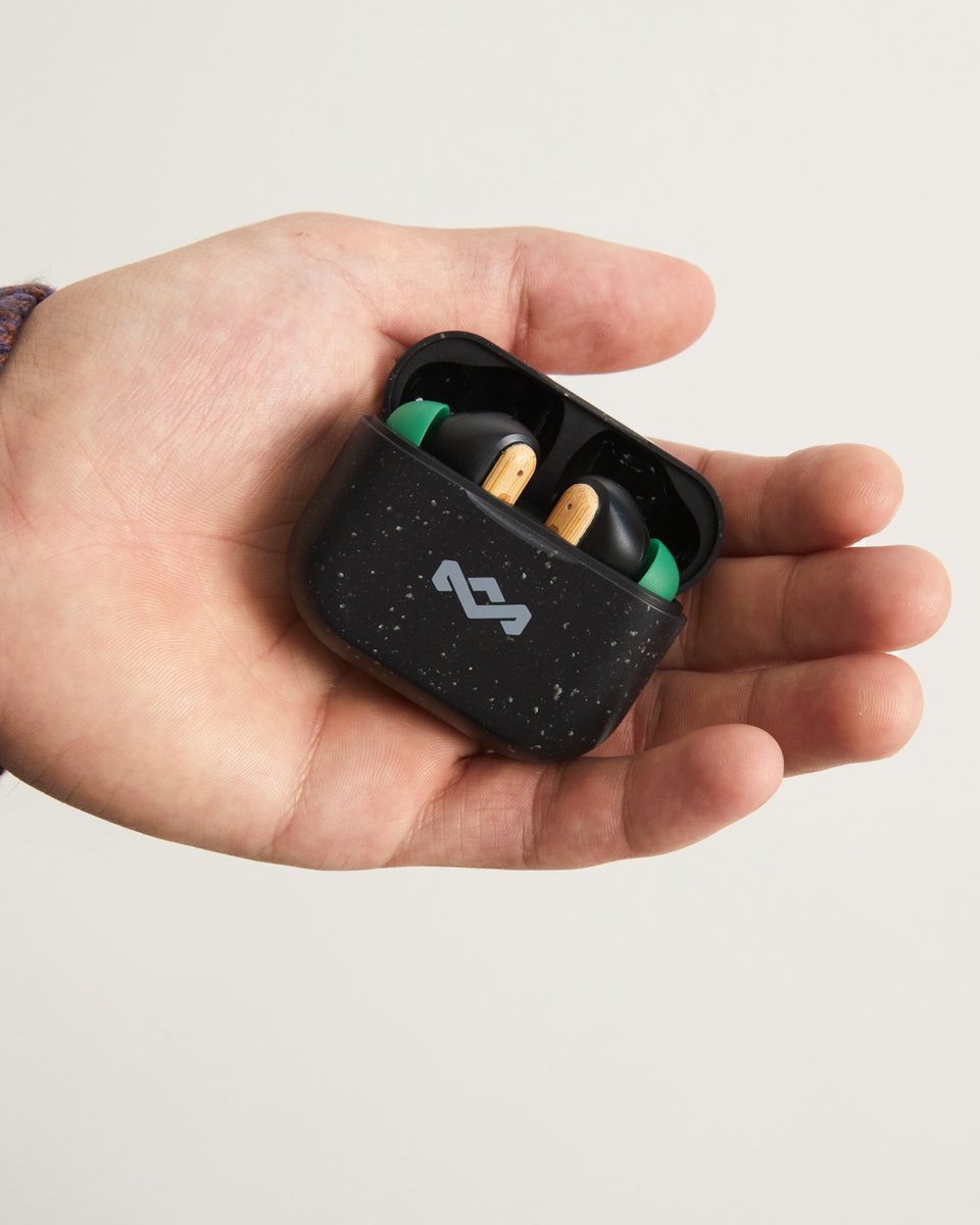 Take your sound to new heights with the Little Bird Wireless Earbuds, delivering immersive audio in a compact, eco-friendly package. #HouseofMarley #EcofriendlyEarphones bit.ly/LittleBirdEarb…