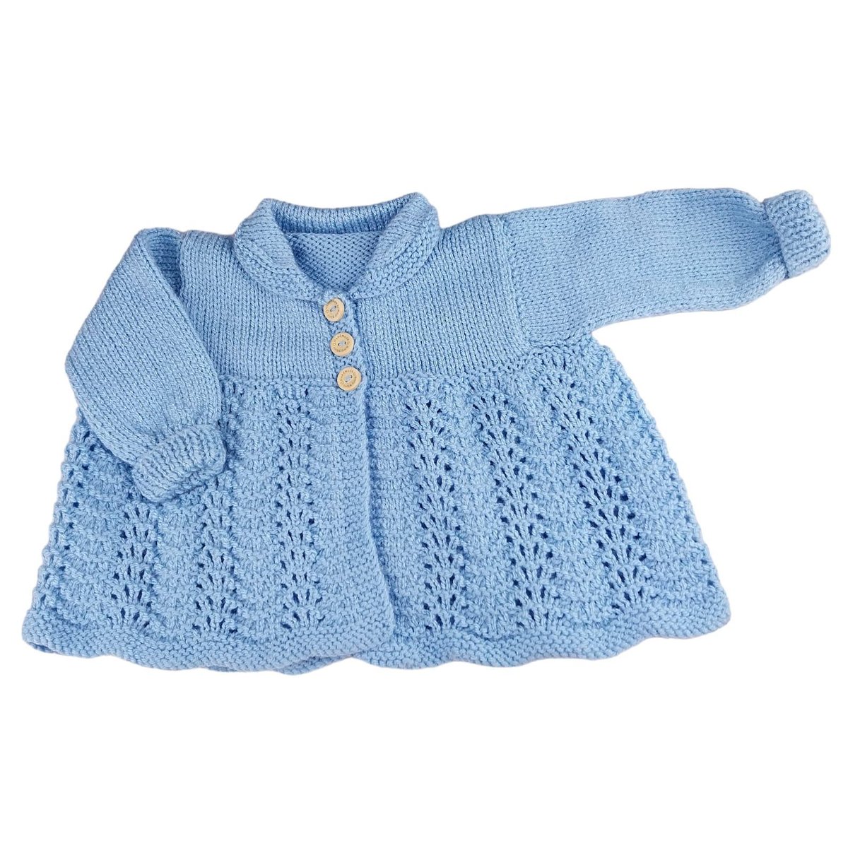 Looking for a unique new baby gift? Our hand-knitted, light blue baby cardigan is perfect. Gender-neutral and suitable for 0-3 months, it's a cozy and stylish choice. Find it on #knittingtopia #etsy. knittingtopia.etsy.com/listing/165317… #knittedbabyclothes #craftbizparty #MHHSBD