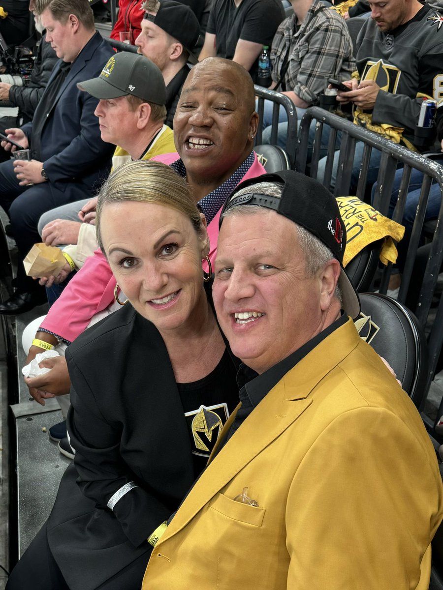 We all switched out outfits and it worked! Golden Knights win! @DerekJStevens @DarrenBanks56