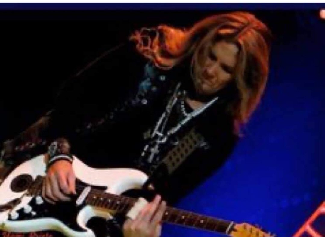 Joel Hoekstra Drowning in this broken heart of mine I can feel it slipping through the broken hands of time I know it's real but I can't ever get away from what it is I know I'm still running running from the finish line that I can never find Finish Line music.youtube.com/watch?v=pYycaB…