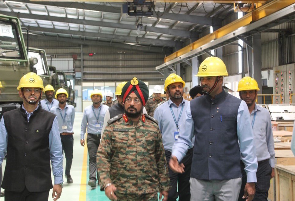 Visit of DGEME to L&T. Lt Gen JS Sidana #DGEME #EME during his visit to @BharatForgeLtd Pune, witnessed indigenous solutions spanning from design to delivery for defense needs.
#progressingJK#NashaMuktJK #VeeronKiBhoomi #BadltaJK #Agnipath #Agniveer #Agnipathscheme #earthquake