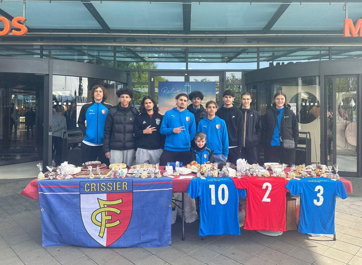 FCCrissier's tweet photo. 𝗡𝗢𝗦 𝗔 𝗣𝗥𝗢𝗠𝗢𝗧𝗜𝗢𝗡 𝗘𝗡 𝗠𝗢𝗗𝗘 𝗣𝗔̂𝗧𝗜𝗦𝗦𝗘𝗥𝗜𝗘𝗦
🔴🔵 T'as pas de dessert pour ce soir ?  T'as rien pour le p'tit dej' ? Alors fais un saut du côté de la Migros de Crissier aujourd'hui, nos Juniors A t'attendent avec plein de bonnes choses. https://t.co/7Nrr4e1Yzq