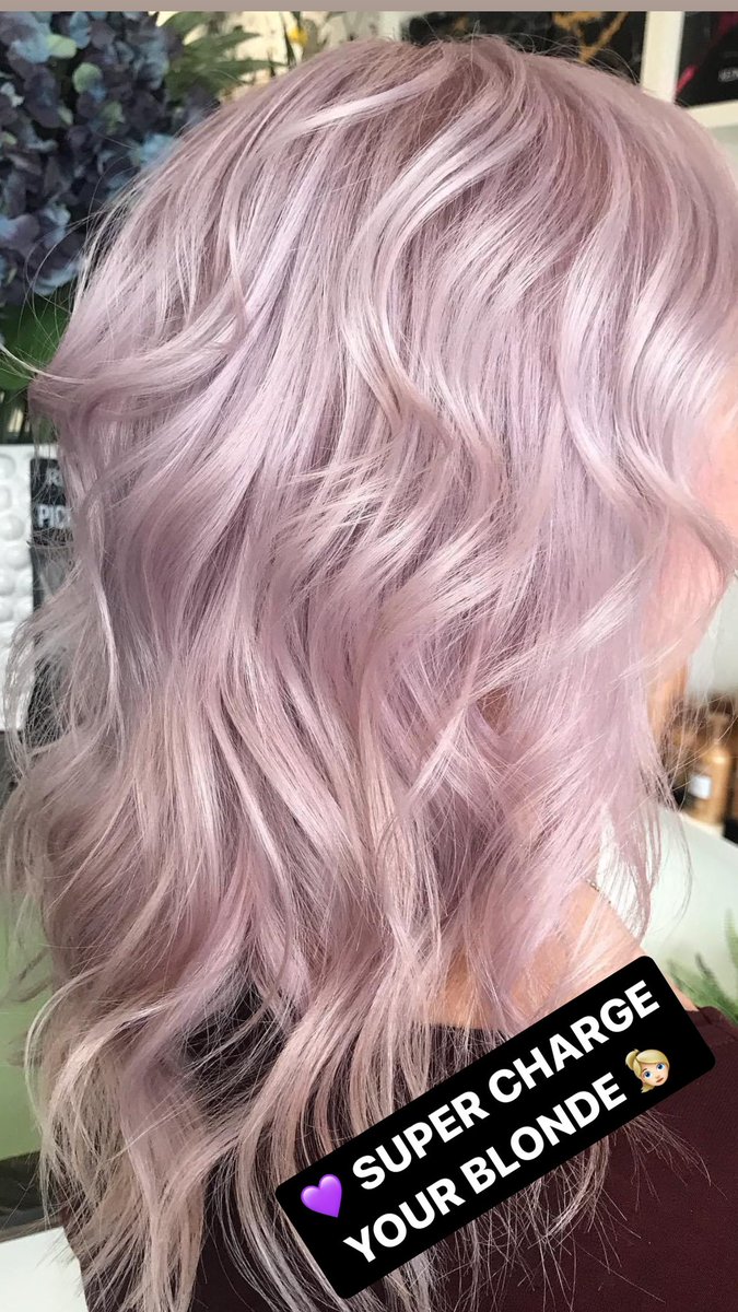 💜 SUPER CHARGE YOUR BLONDE 👱🏻‍♀️ We’re obsessed with these Lilac & Lavender pastel tones MATT created for this gorgeous guest 💜 
Created using @redken #shadeseqgloss✨ 🆕 9VV / 10VV  

Book yours online or give us a call 📞 link in our bio

#mandmhair #pastel