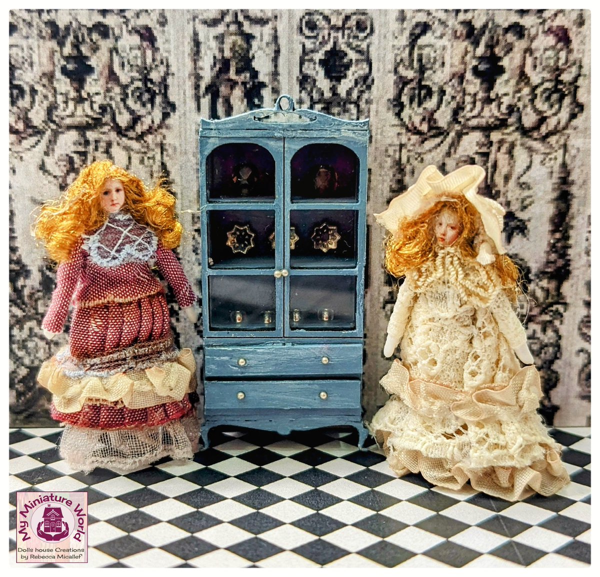 I received these two cute dolls made by Agne Mikalauskiene. I also worked on one of Melissa's Miniwereld  in 1:48 scale kit too. and I think you know how it goes when inspiration hits. A small project on the horizon. 

#dollshouse #miniatures #dolls #followers #pictureoftheday