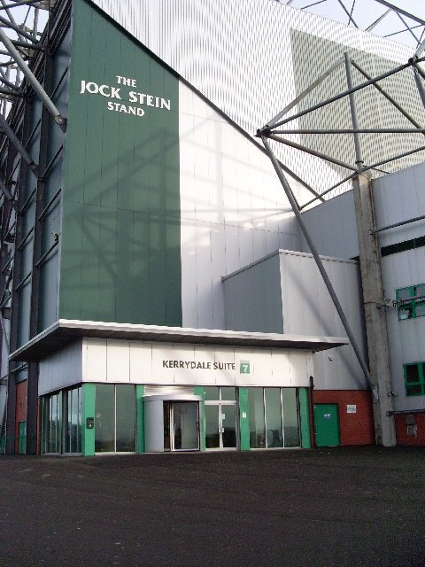 If you are at the Stadium early today, as well as the Sports Bar the Jock Stein Stand concourse will open from 11am showing live football ⚽️ There is also photo opportunities with trophies, food outlets and bars available 🍔🍺