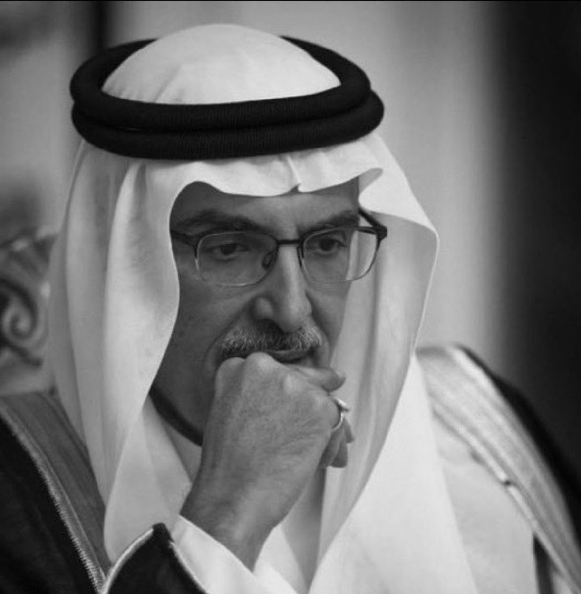 ولا بدها ياسعود بتغيب شمسي
ذي ســنةٍ رب الخلايــق فرضها

البدر الى جنات الخُلد ان شاء الله 🤲🏻

 #بدر_بن_عبدالمحسن