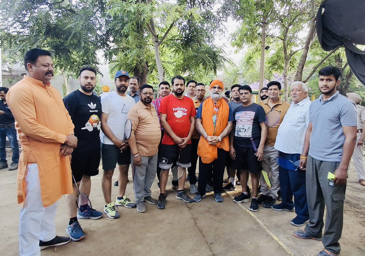Enjoyed a refreshing #morningwalk in Omji Park Chheharta, #Amritsar. It was inspiring to connect with everyone and hear their thoughts and concerns. I will be here to serve you and address all your issues!