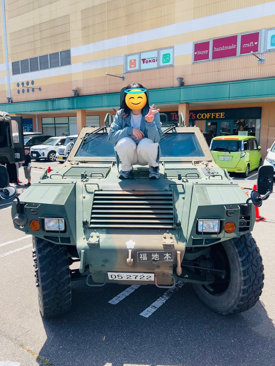 たまたま通りがかった働く車のイベントでLAVちゃんに乗らせてもらった🫶