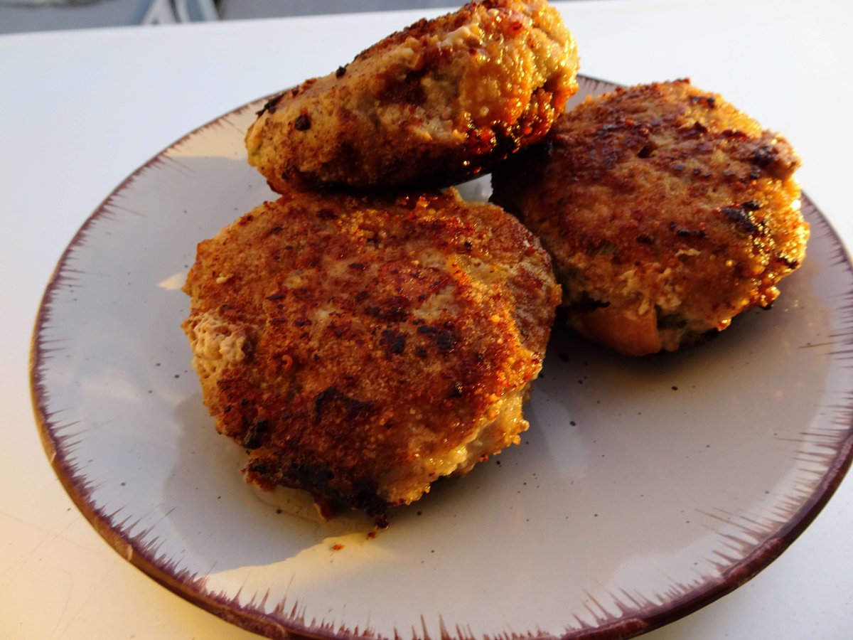 peterschmankerl's tweet photo. Rezepte von Peter Opa: "Faschierte Laibchen, stets ein Genuss!" https://t.co/l9oBb9ngIn #FaschierteLaibchen #Klassiker #Köstlich #Pikant #KreativeKüche #EinfachKochen #Genuss #Kochtipps #RezeptInspiration #KochenMachtSpaß #EssenLiebe #Lieblingsgericht #Lecker https://t.co/jGuh9Zbvj5
