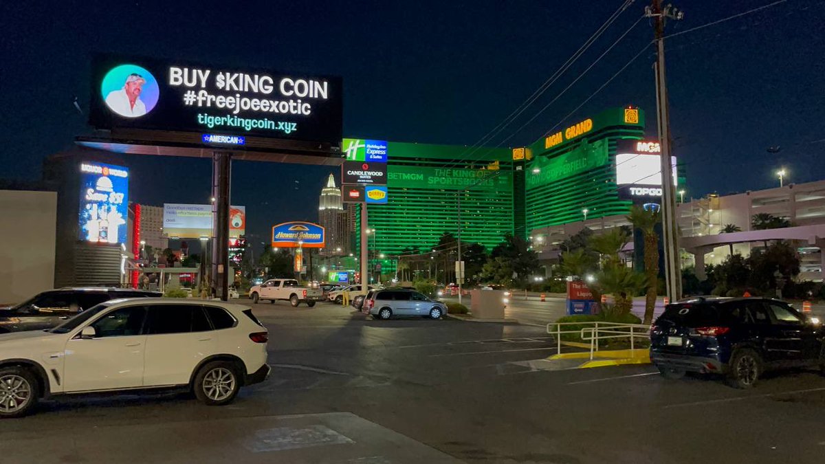 TigerKingSolana's tweet image. $KING JUST GETTING SHILLED TO THE BULLISH PEOPLE OF LAS VEGAS!! WE ARE GOING TO THE MOON, HURRY UP AND GET IN NOW! #tigerking #freejoeexotic

🐅👑🐅👑🐅👑🐅👑🐅👑🐅👑🐅👑