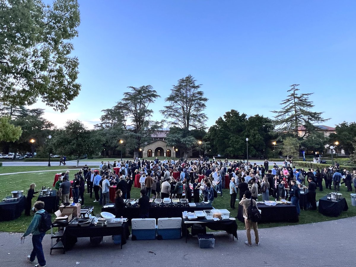 Great turnout for the kickoff of the National Security Hackathon, hosted by @StanfordGKC and @cerebral_valley! We are also excited to announce the launch of Stanford DEFCON, the @Stanford tech and natsec student network. See here for more details: gordianknot.stanford.edu/stanford-defco…
🇺🇸🇺🇸🇺🇸