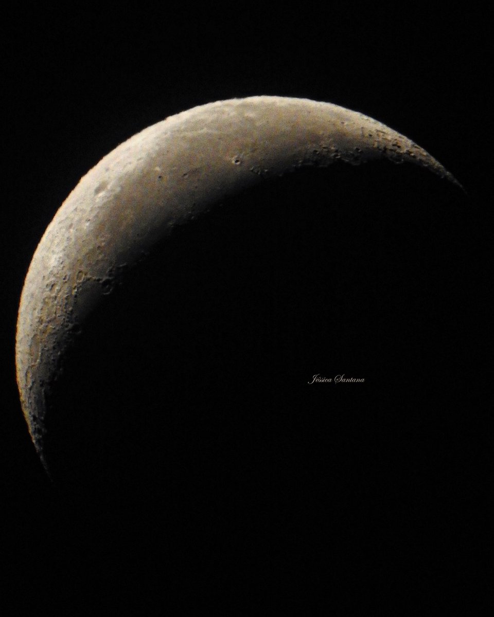 #moon Desde algún lugar de Agüimes… 

#astrophotografy #astronomy #moon #grancanaria #agüimes