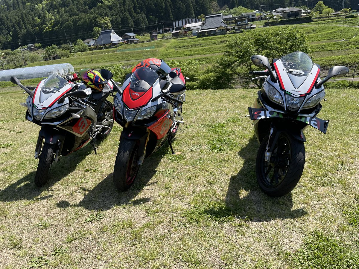 憧れのaprilia rsv4 rf跨らせて貰った！