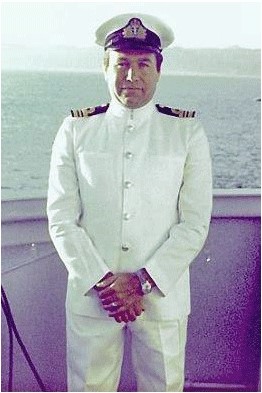 Remembering Lieutenant Commander John Woodhead DSC, HMS Sheffield Royal Navy, died aged 40 when his ship was hit by an Excocet missile on the 4th May 1982. #Falklands @falklands_utd