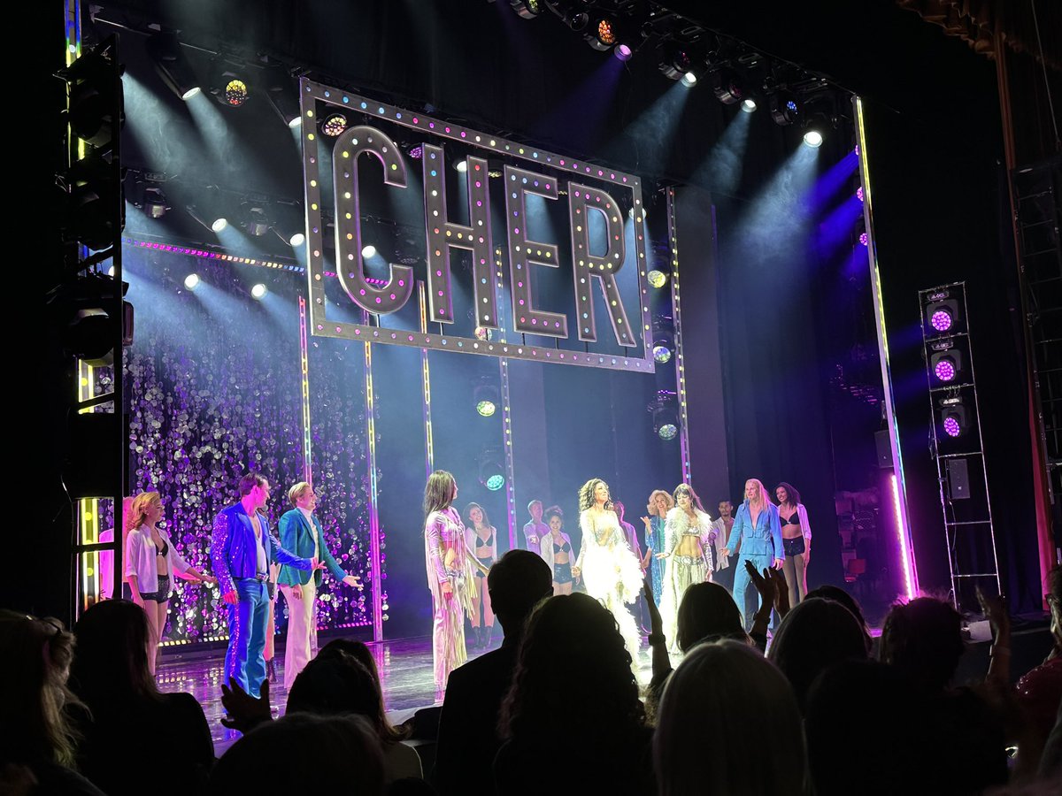 Saw @TheCherShow tonight and it was so fun! This was the first Broadway show I ever saw so between that and my love for Cher, I have a lot of love for this show. This cast was fabulous!👏🤟💙